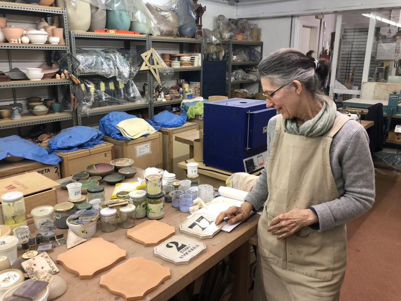 La ceramista badalonina Maria Capeta rep el Premi Singladura 2025