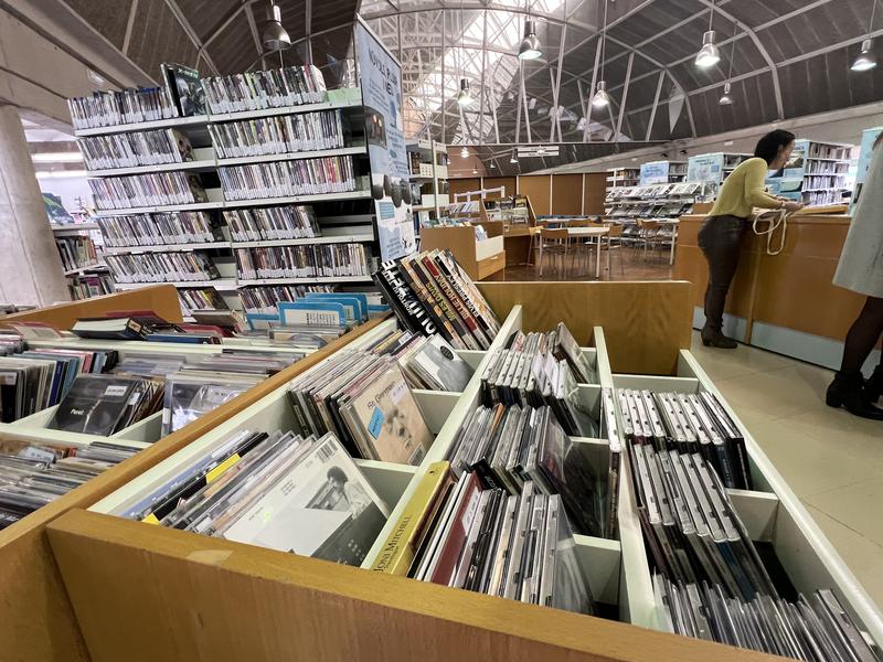 Badalona és un dels municipis on primer s'implementarà el Pla de Millora de Biblioteques Escolars