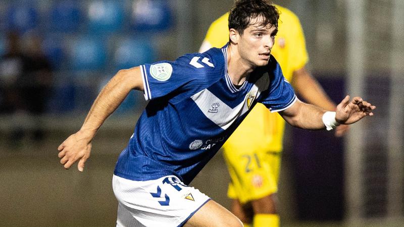 Un gran Badalona derrota al segon classificat, l'Escala, per 1 a 0 i continua líder una setmana més