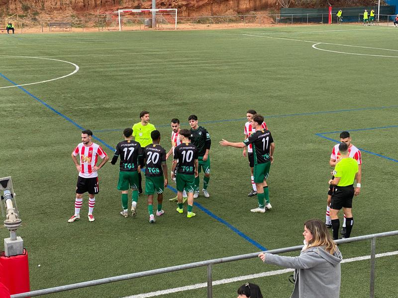 El Singuerlín s'endú el derbi comarcal contra el Llefià (0-1)