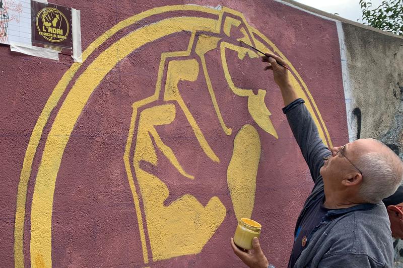 Un mural en suport a l'Adri, a l'antiga fàbrica Estrella