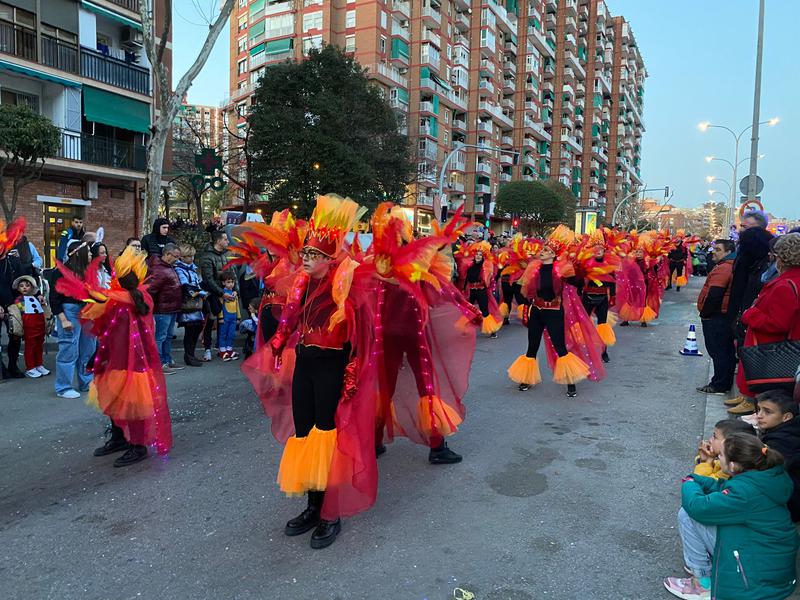 Més d'un miler de persones desfilen a la 41a Rua de Carnestoltes a Llefià