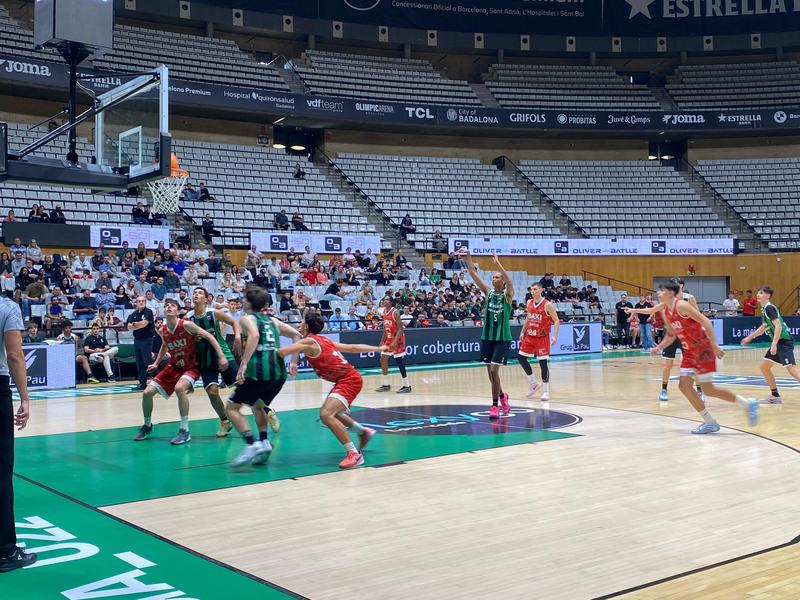 El Manresa U22 s'imposa a la Penya en el debut a casa (66-63)