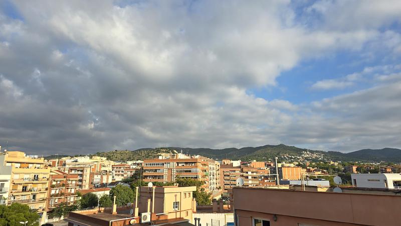 MÉTEO | Dijous amb intervals de núvols i ambient menys càlid al migdia