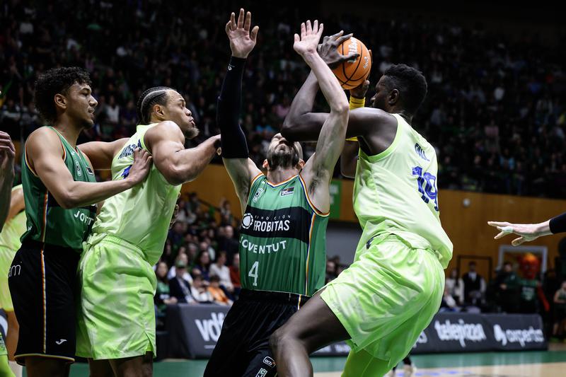La Penya no pot celebrar l'aniversari davant 12.231 espectadors (86-93)
