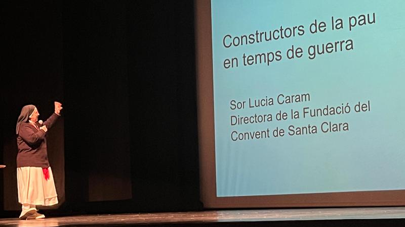 Sor Lucía Caram visita el Zorrilla per construir la pau en temps de guerra