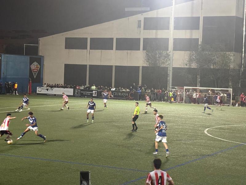 El Badalona s'endú un derbi trepidant contra la Unificació de Llefià (1-2)