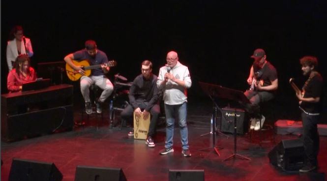 L'escola Badamúsica recapta més de 2000 euros en un concert benèfic per a la investigació del càncer infantil