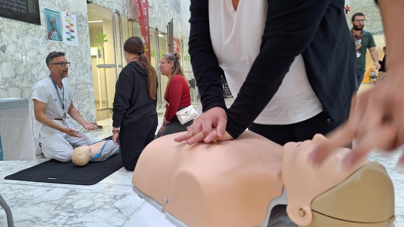 L'Hospital Germans Trias i Pujol organitza un taller per ensenyar a la població com es fa la reanimació cardiopulmonar