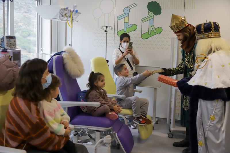 Reis d'Orient visiten l'Hospital Germans Trias i Pujol