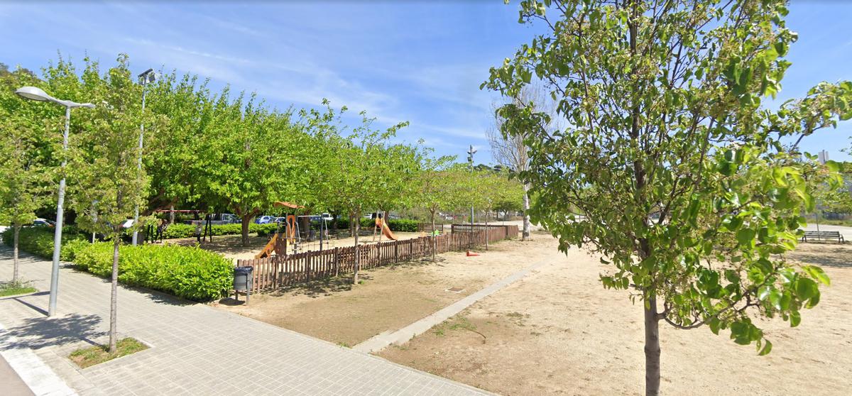 trobat-mort-un-home-sense-sostre-de-52-anys-a-la-placa-elisa-reverter