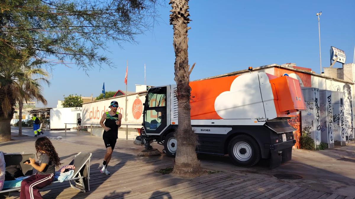 OPERATIU NETEJA SANT JOAN PLATJA ESTACIÓ VEHICLE NOU.jpeg