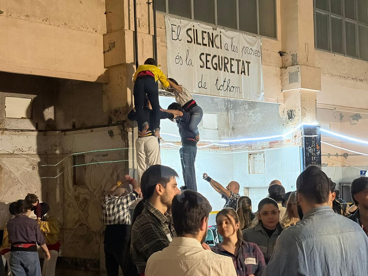 els-castellers-de-badalona-es-volen-consolidar-en-els-castells-de-8