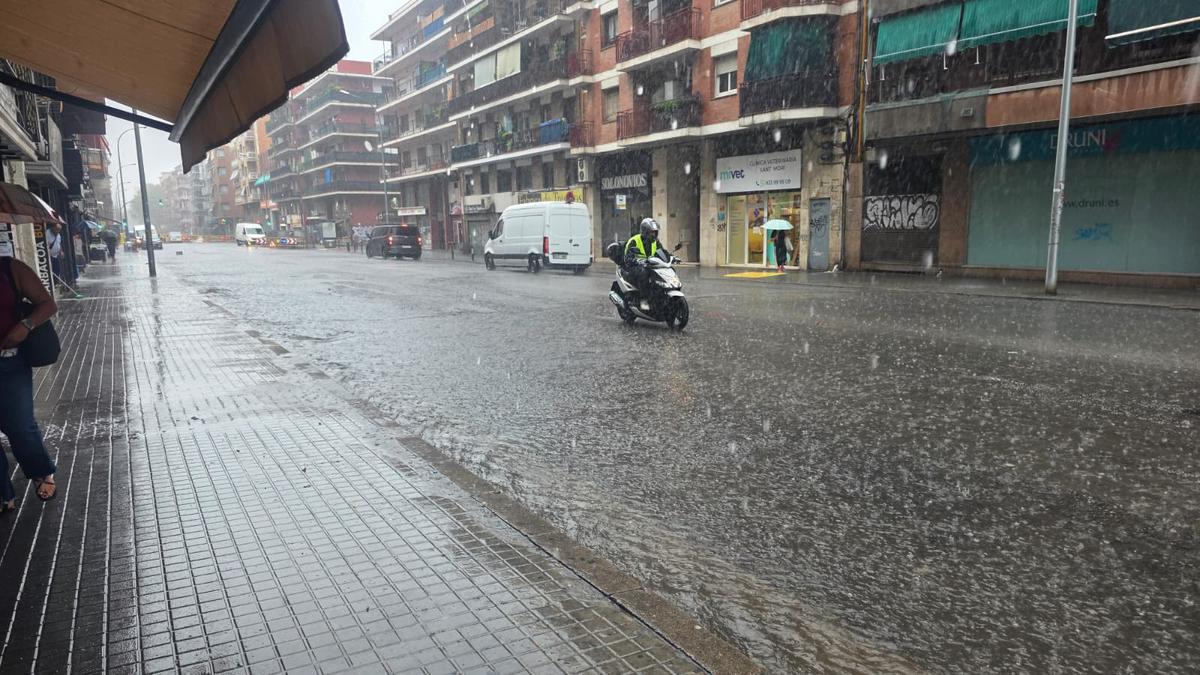 Els Bombers han fet una dotzena d'intervencions per la pluja