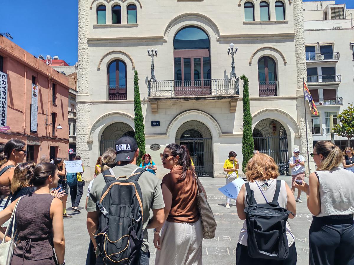 docents-de-badalona-es-mobilitzen-per-reclamar-mes-seguretat-en-els-centres