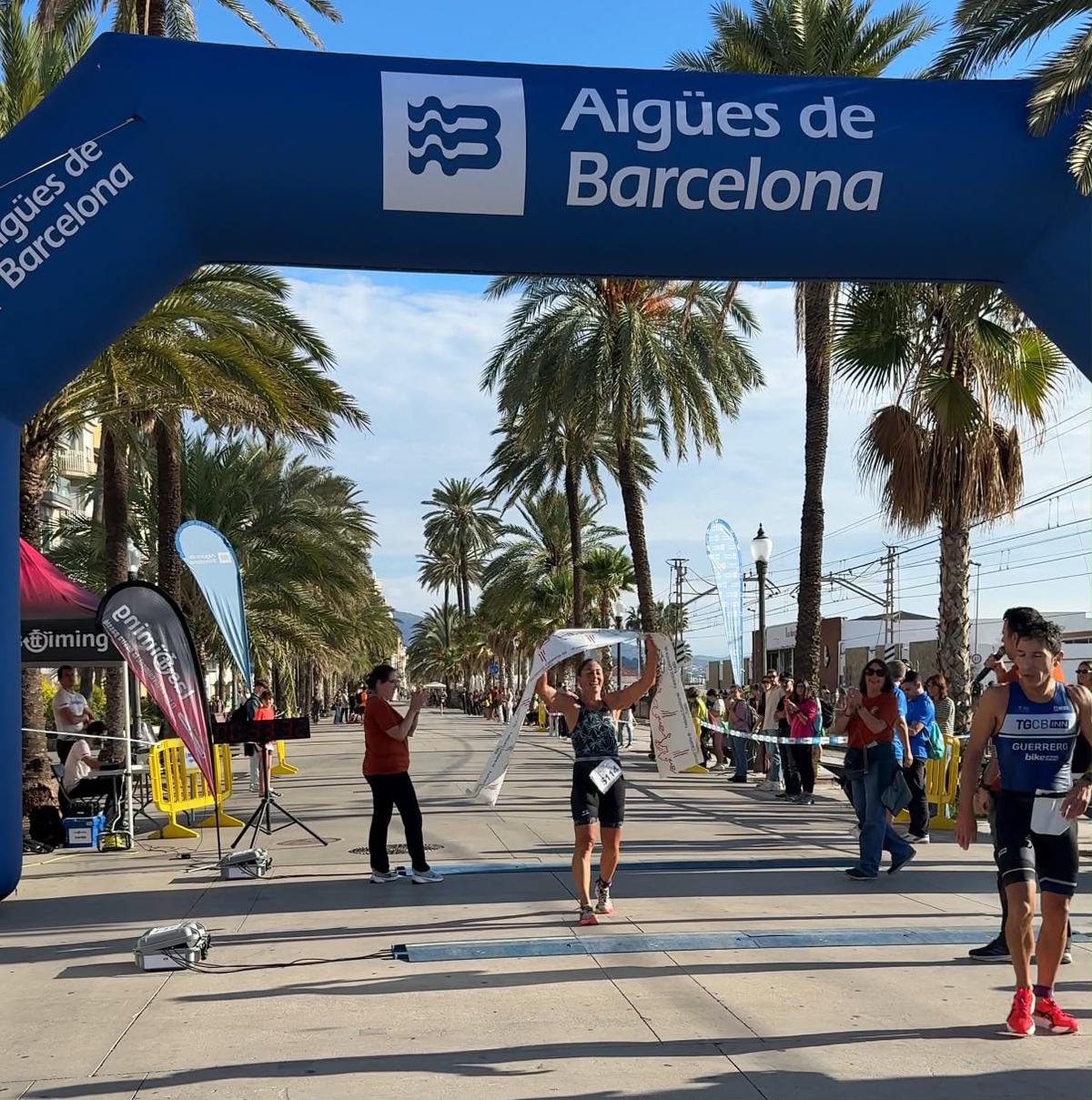 <p>El XXIII Aquatló Ciutat de Badalona creix un 26% en participació</p>