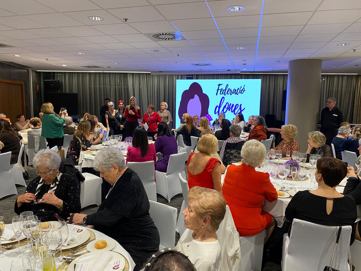 sopar-del-8m-la-cita-de-la-federacio-de-dones-per-visibilitzar-la-lluita-feminista-a-badalona