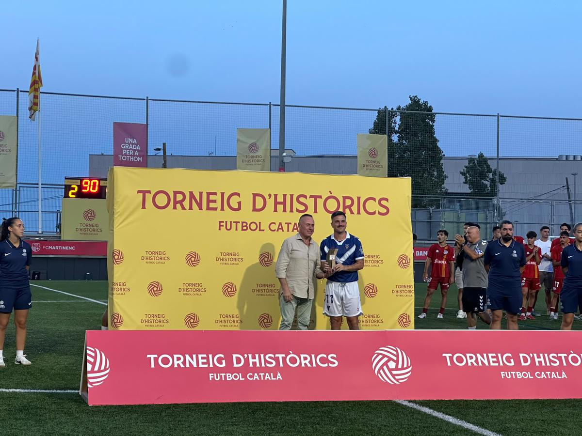 el-cf-badalona-subcampio-del-torneig-dels-historics-despres-de-perdre-contra-el-ce-europa-2-5