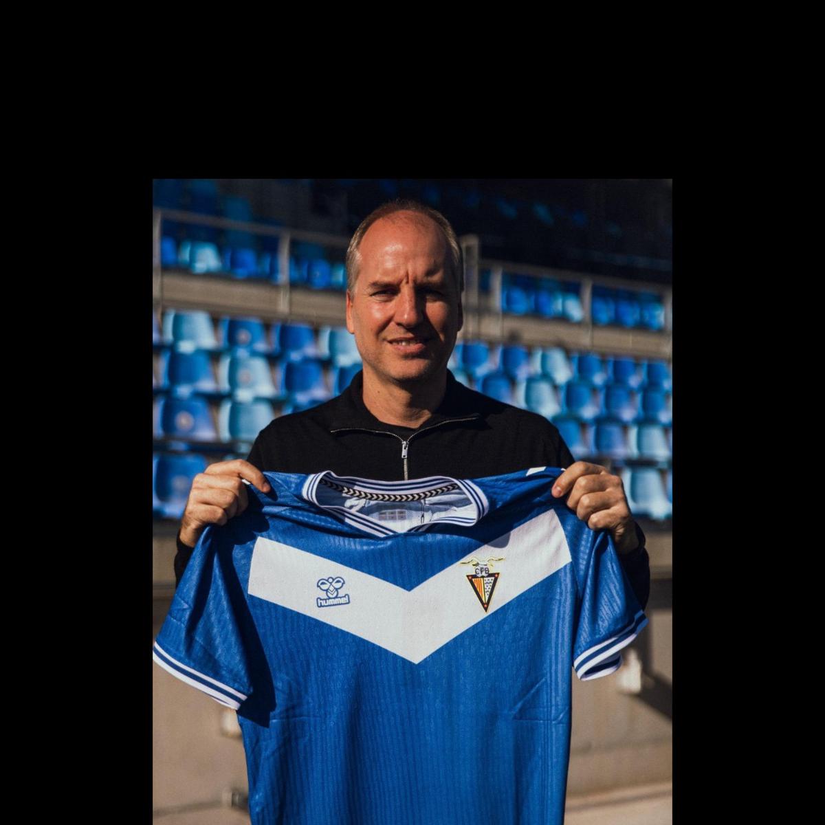 mikel-azparren-ja-dirigeix-al-badalona