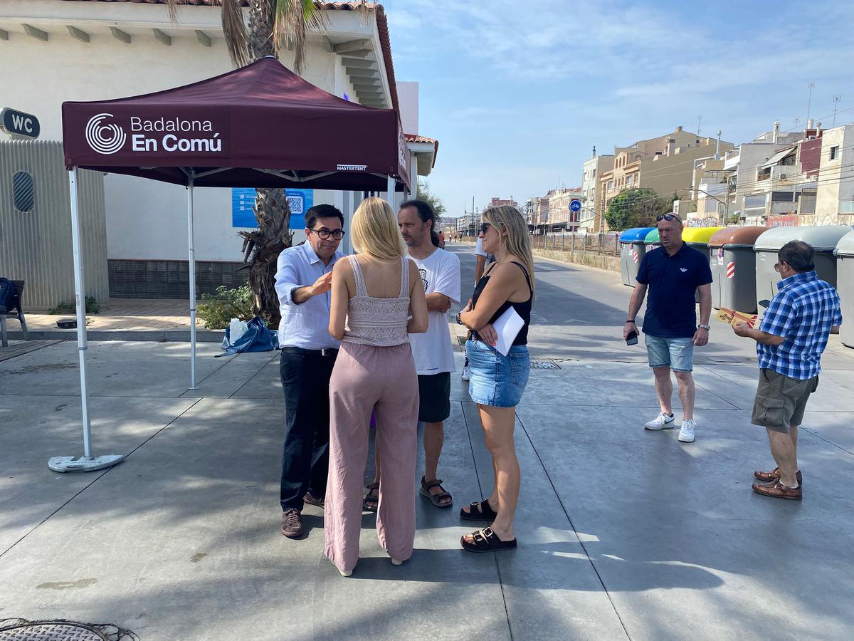 Carpa Comuns passeig marítim Pisarello.jpeg