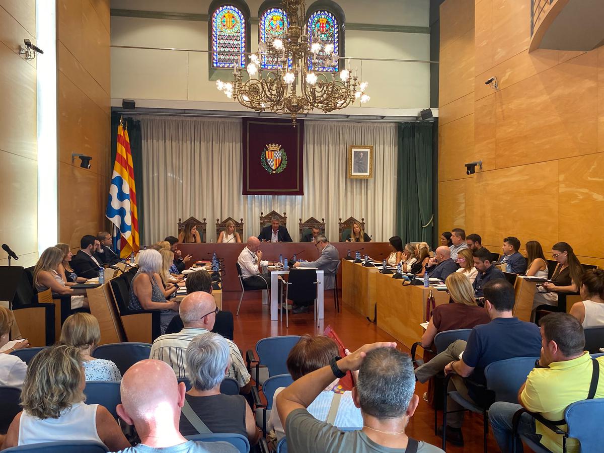 loposicio-de-badalona-acusa-lalbiol-de-manca-de-gestio-en-acumular-442-milions-deuros-a-les-arques-municipals