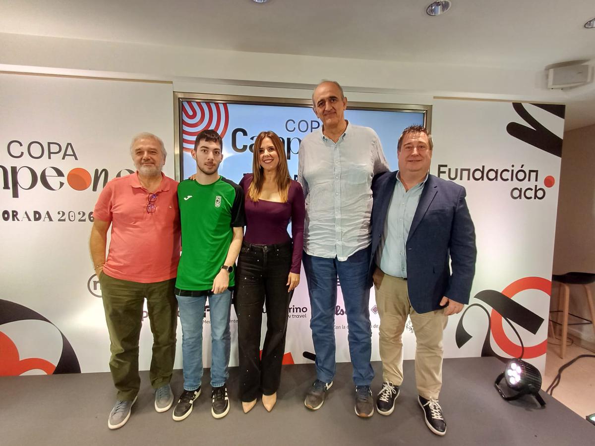 <p>La Penya i Badalona, a la presentació de la Copa Campeones</p>