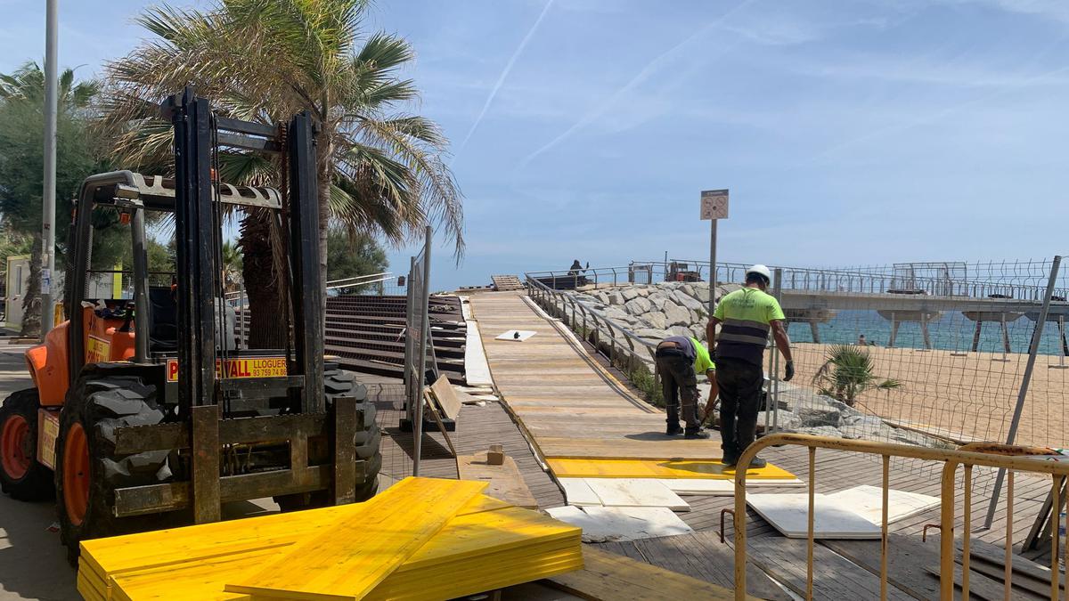 els-operaris-ja-han-comencat-a-treballar-al-pont-del-petroli