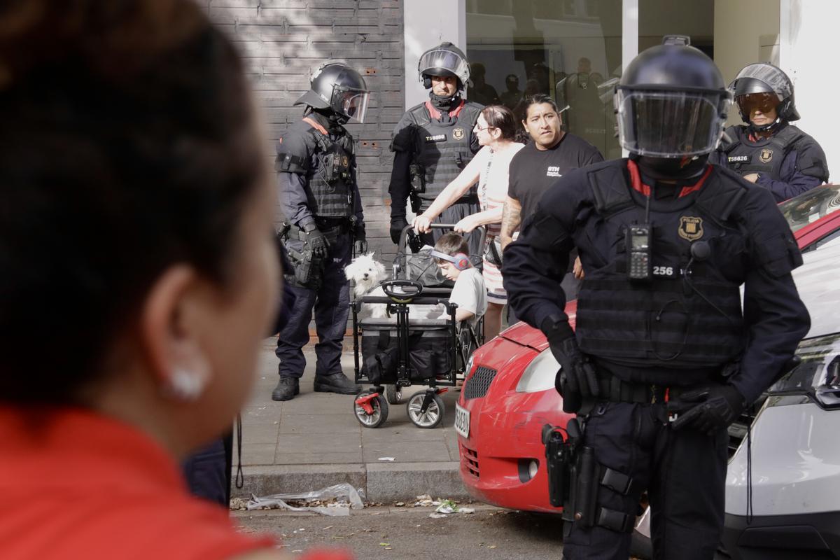 desnonaments blocs la mina (1).jpeg