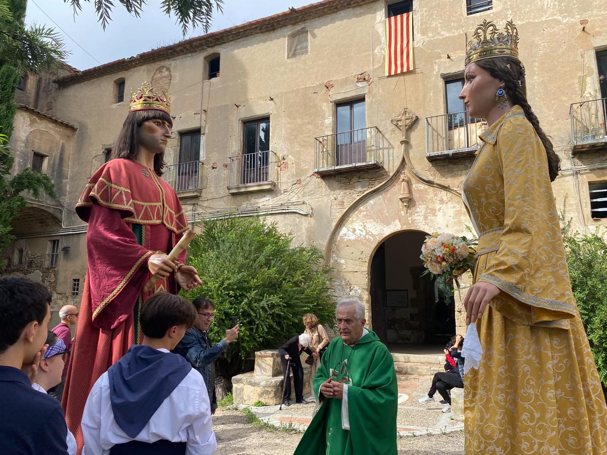 Gegants Jeroni i Badamar Monestir Sant Jeroni de la Murtra 80è aniversari Colla geganters Badalona 4.jpeg