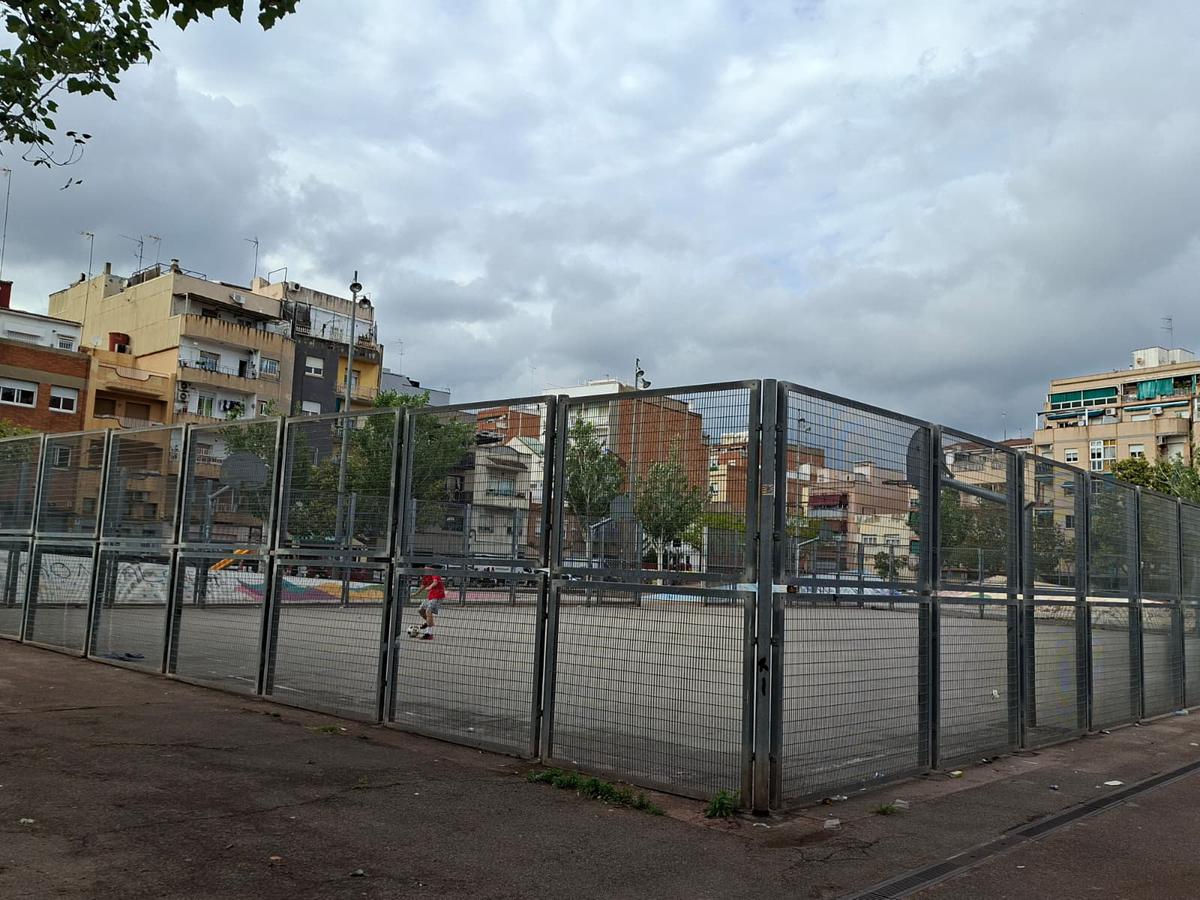 plaça brigades internacionals pistes basquet.jpeg