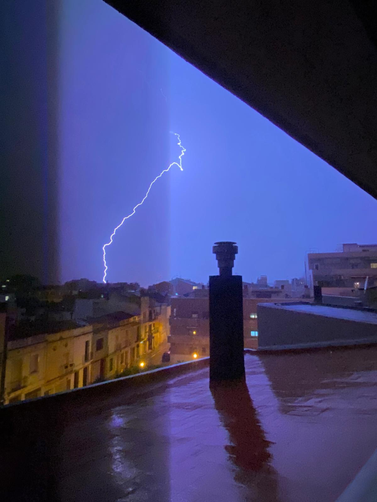 pluja-deixa-registtres-37-mm-llefia-i-25-mm-al-centre