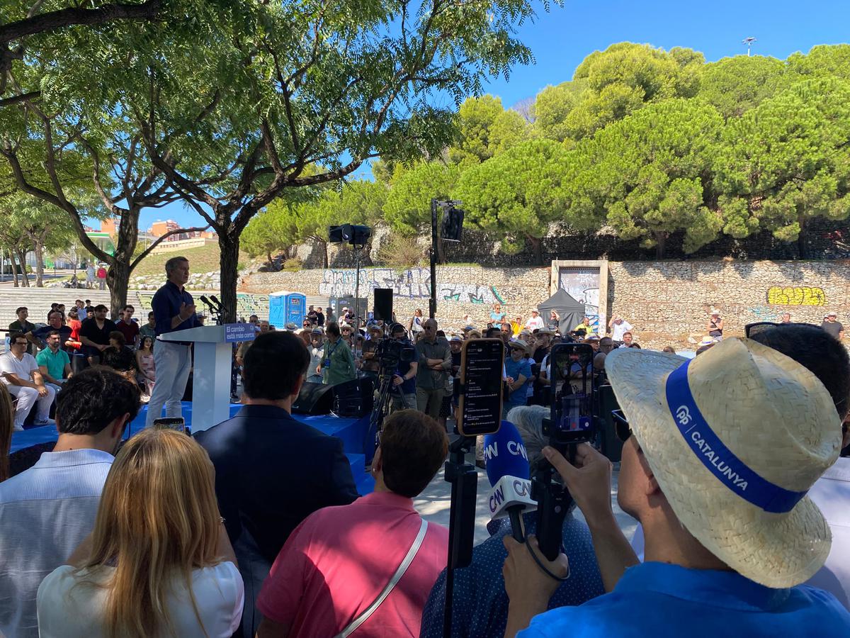 feijoo-reivindica-badalona-com-model-gestio-pp-i-reclama-girar-full-proces