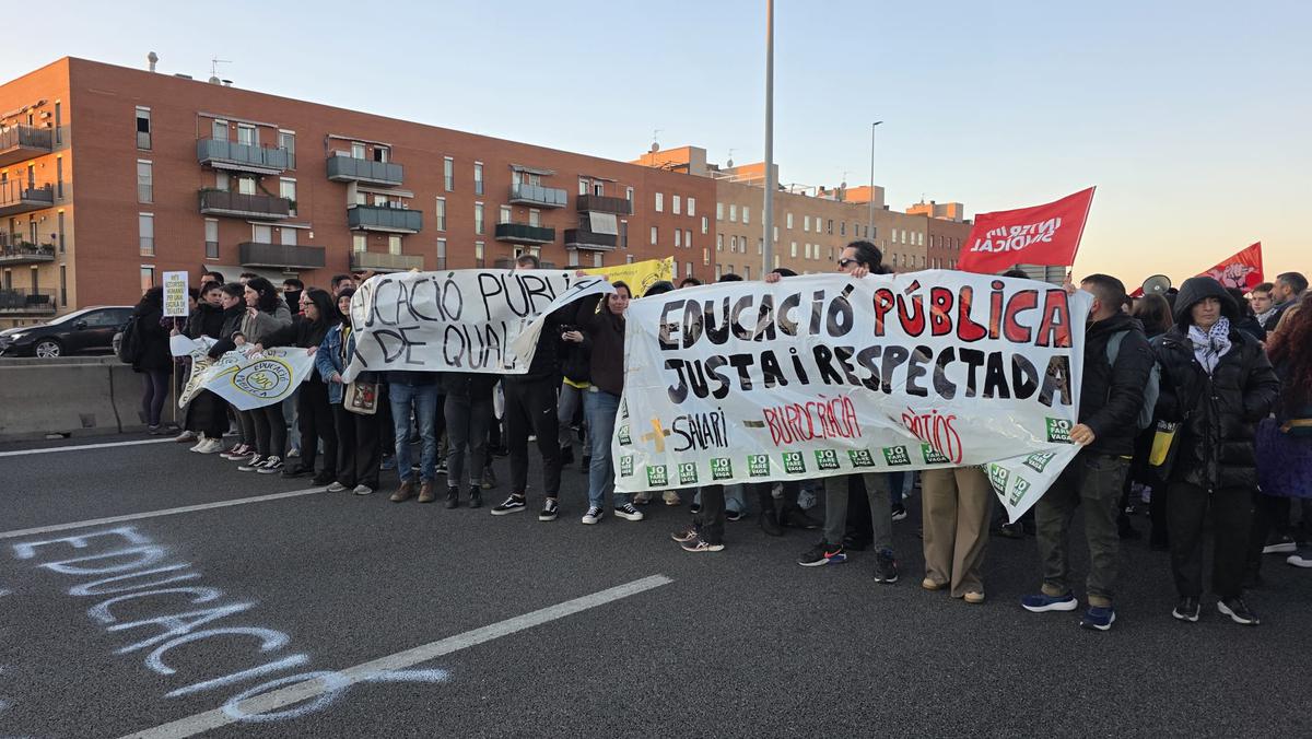 fins-a-200-docents-tallen-la-c-31-direccio-barcelona