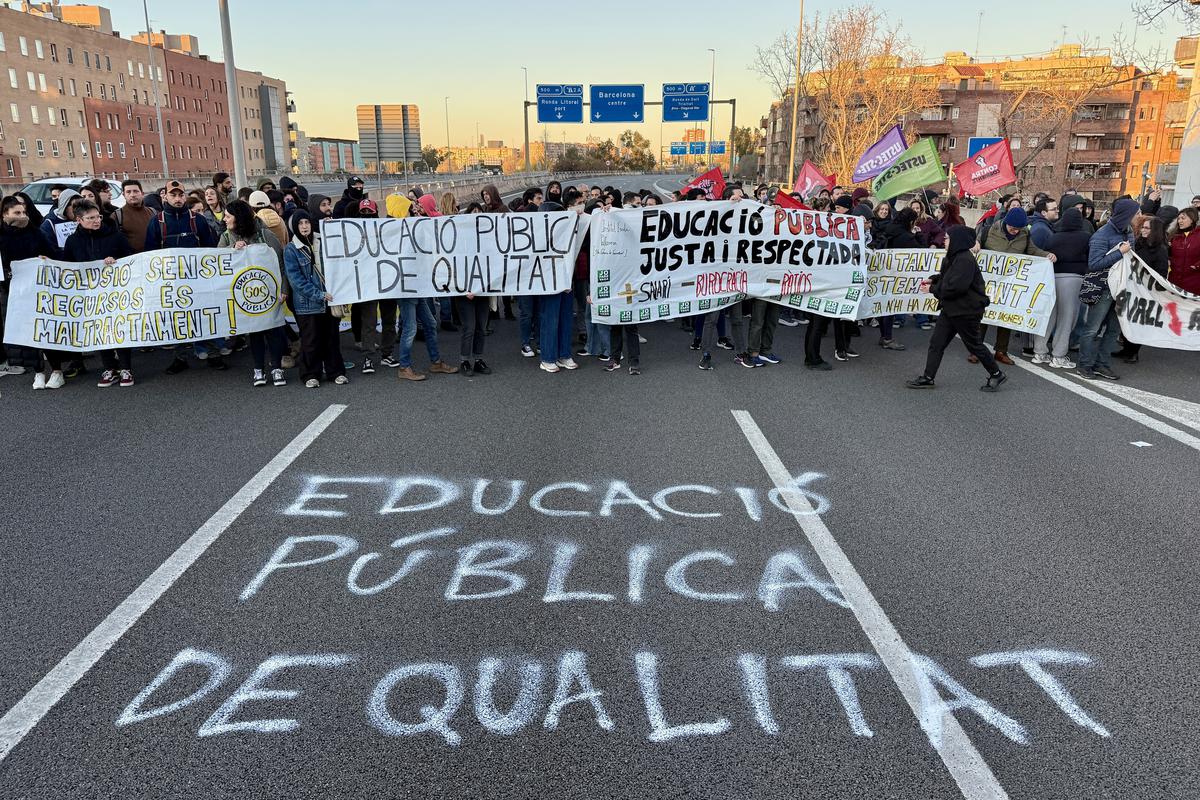 fins-a-200-docents-tallen-la-c-31-direccio-barcelona