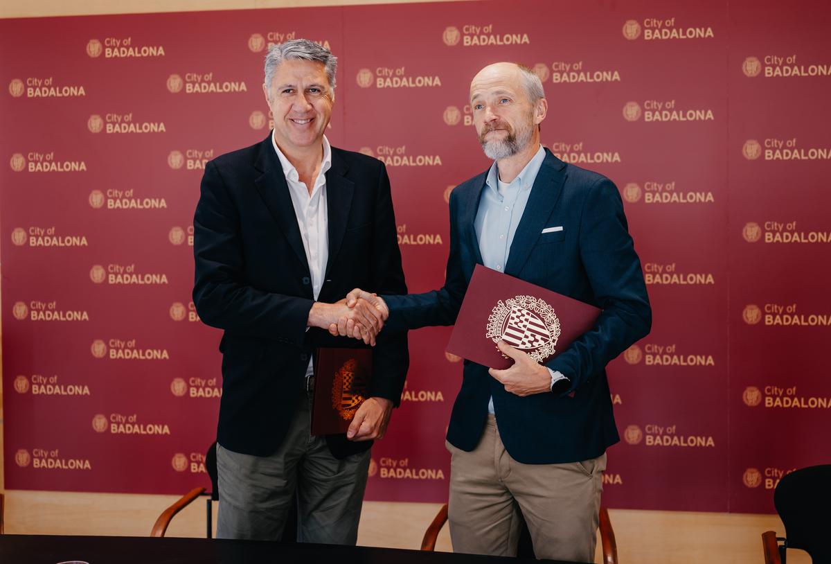 lajuntament-de-badalona-i-caprabo-signen-un-acord-per-facilitar-la-contractacio-de-veins-de-la-ciutat-en-dos-nous-supermercats