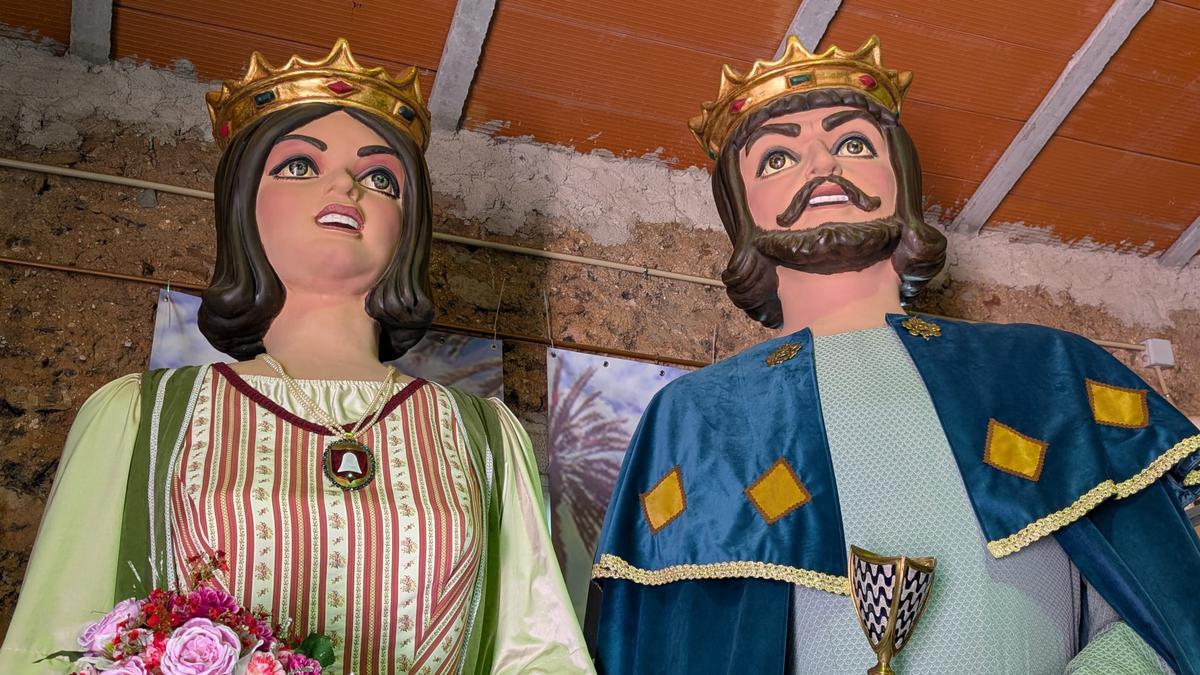 GEGANTS FERRER I ELIONOR CARES.jpg