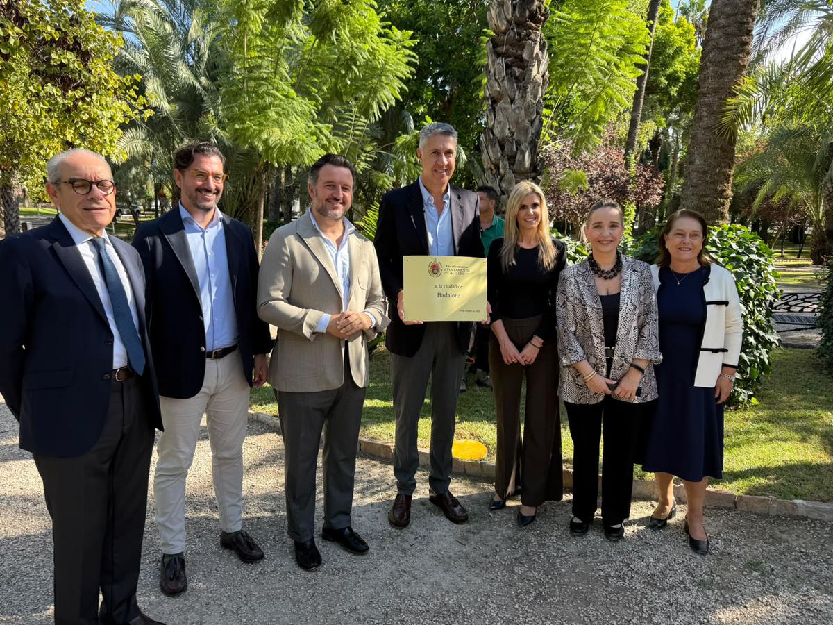 badalona-i-elx-enforteixen-seus-vincles-amb-bateig-palmera-al-palmerar-il-licita