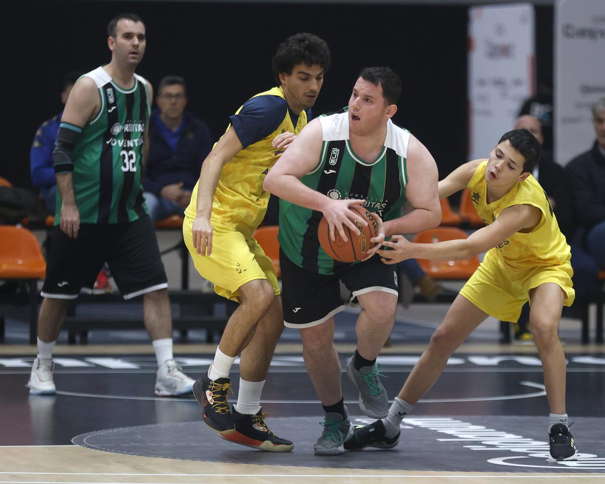 RS875631_Firmar acb Photo - Miguel Angel Polo (51).JPG