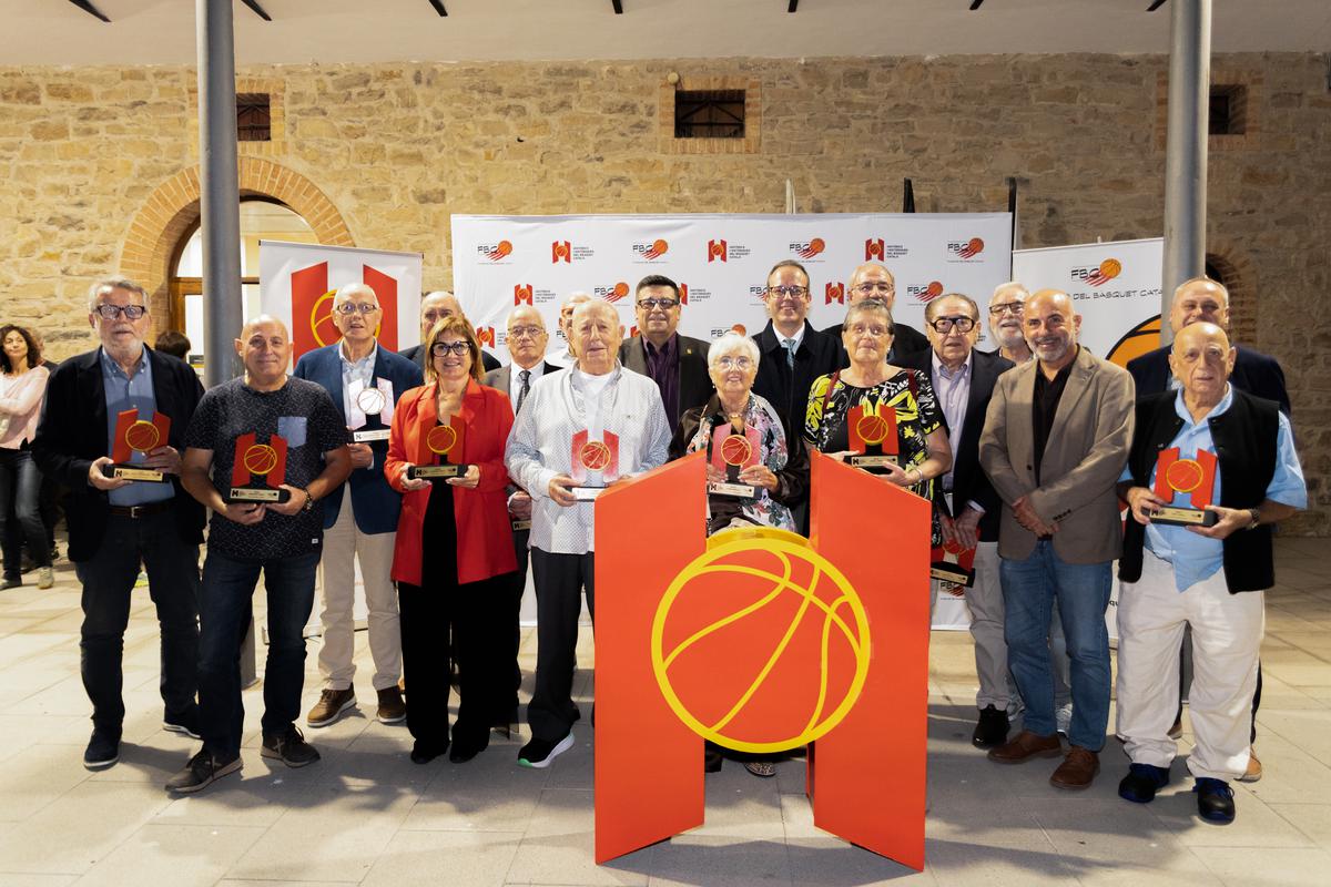neus-ronda-i-maria-simon-son-reconegudes-com-historiques-basquet-catala