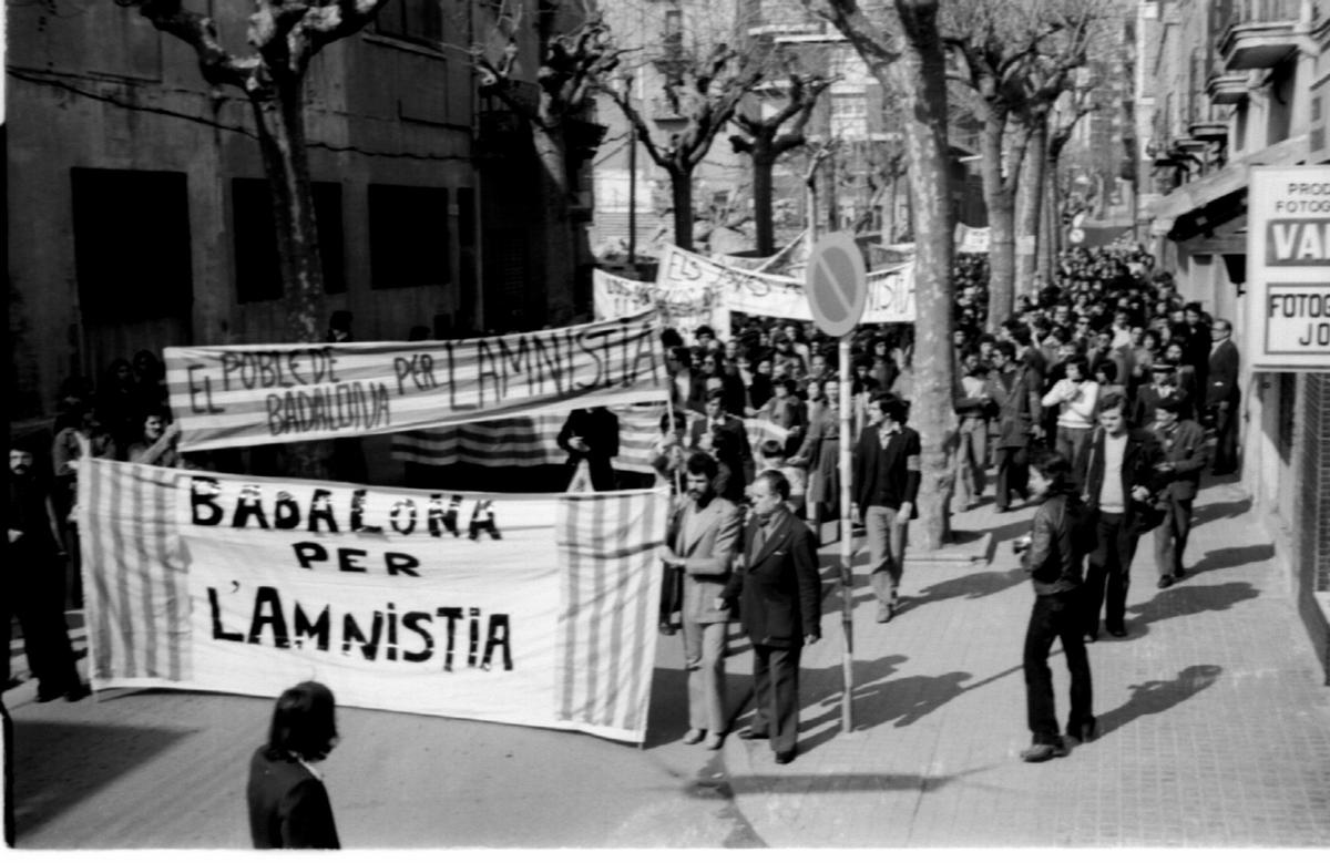 manifestació democràtica 50 anys (3).jpg