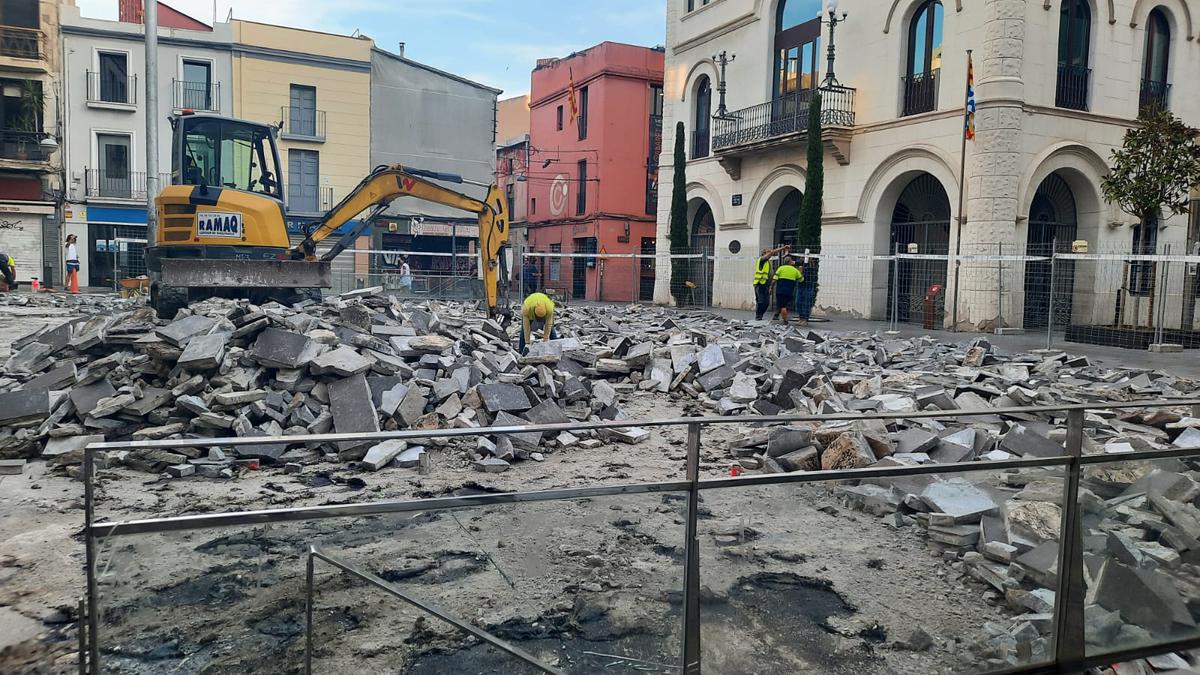 obres-placa-vila-ja-han-aixecat-gran-part-paviment