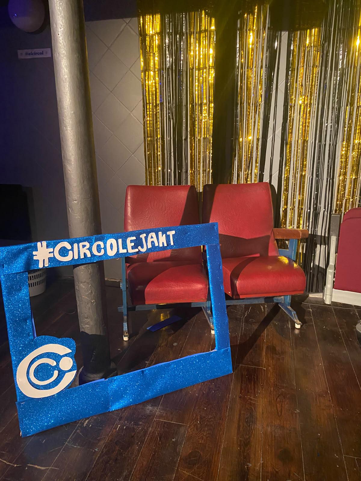 el-circol-sacomiada-de-la-temporada-teatral-i-del-pati-de-butaques-de-la-sala