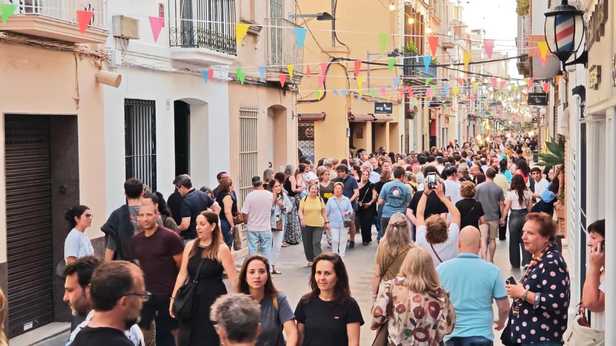 badalona-shopping-night-omple-el-centre-amb-ambient-dels-anys-20-i-comercos-oberts-fins-a-la-matinada