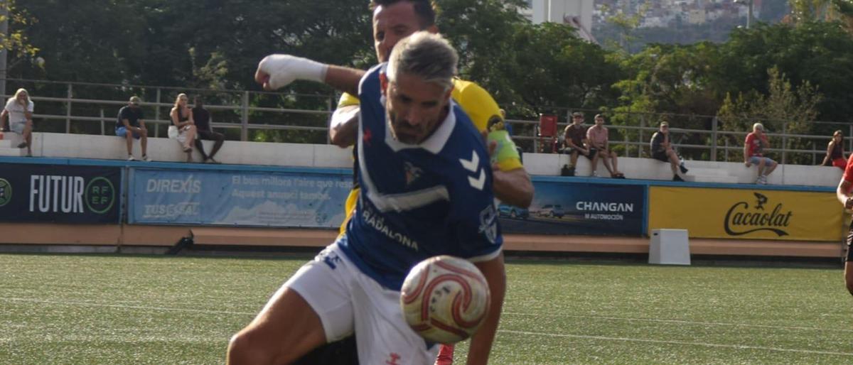 fe-grama-i-nbsp-cf-badalona-es-veuen-cares-copa-catalunya