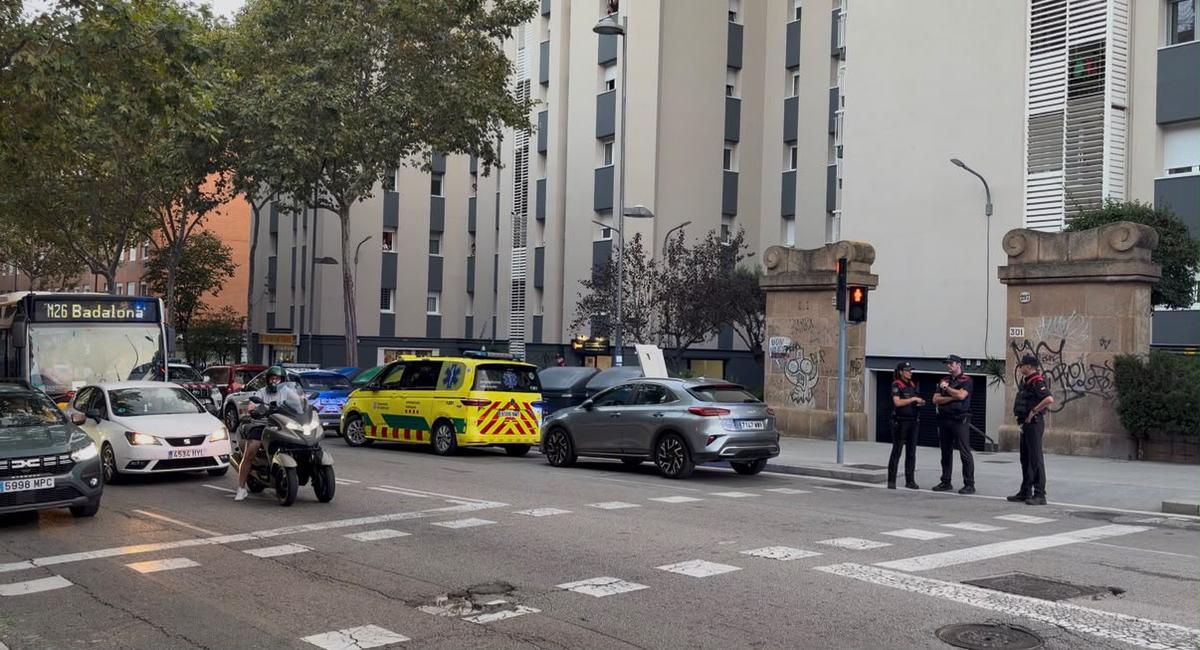 <p>Maten a trets un home en un estudi de tatuatges de Badalona</p>