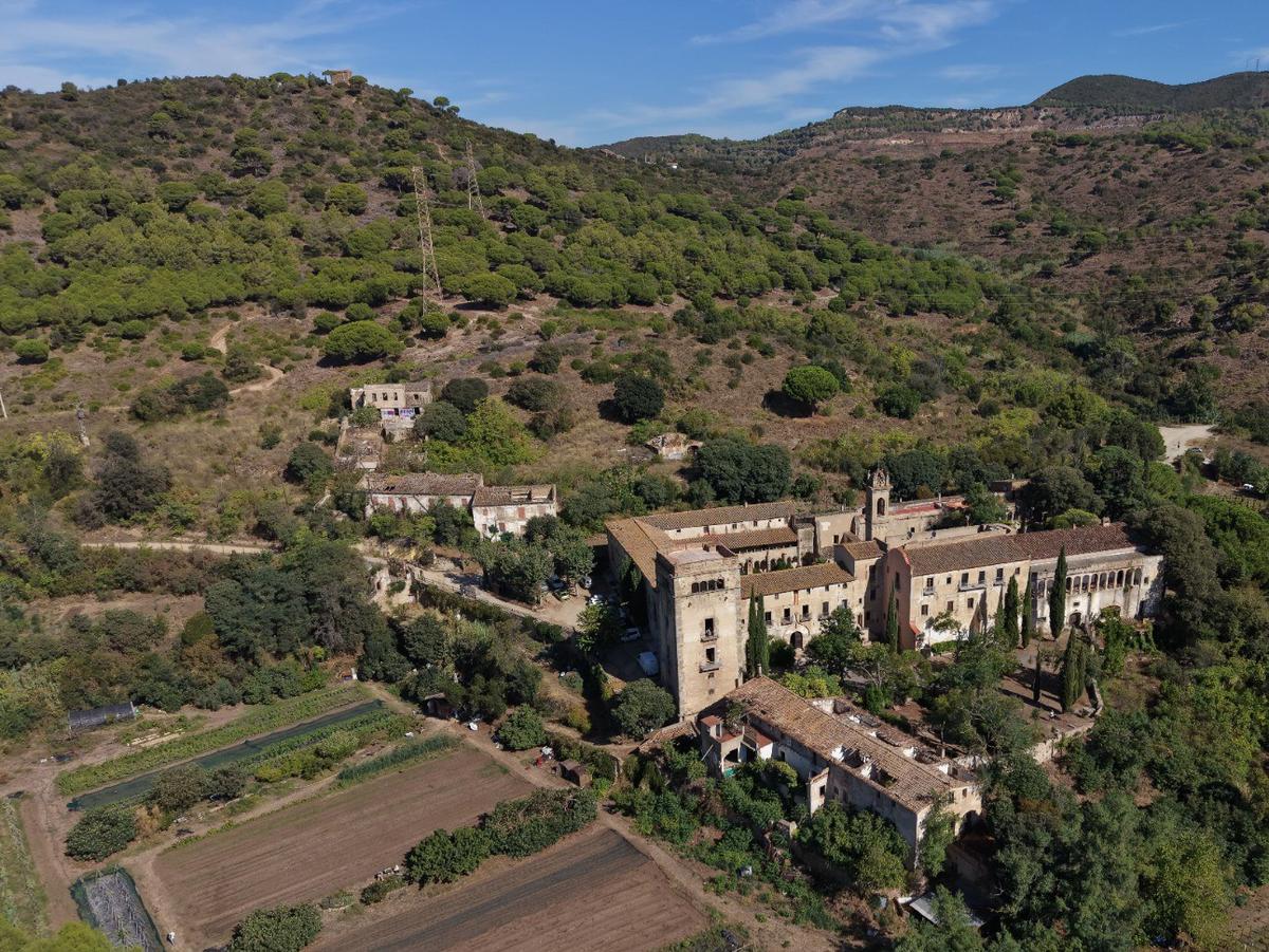 Imatge general del monestir de Sant Jeroni de la Murtra.jpeg