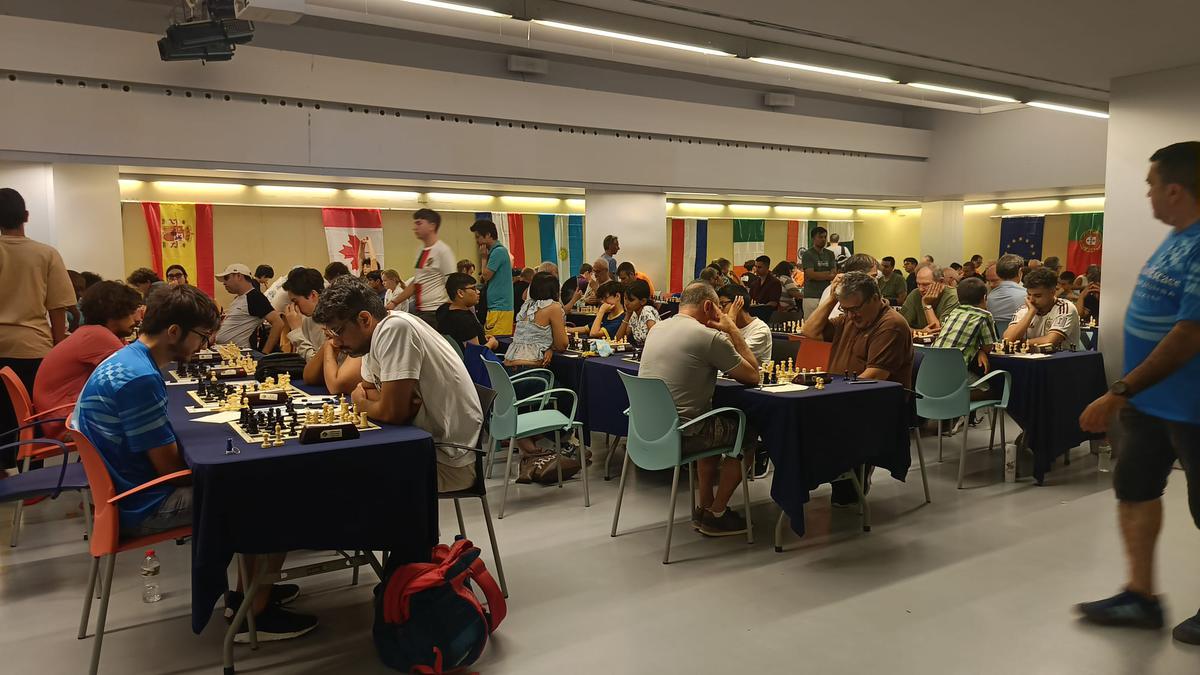 mes-de-200-jugadors-competiran-a-la-50a-edicio-de-llopen-internacional-descacs