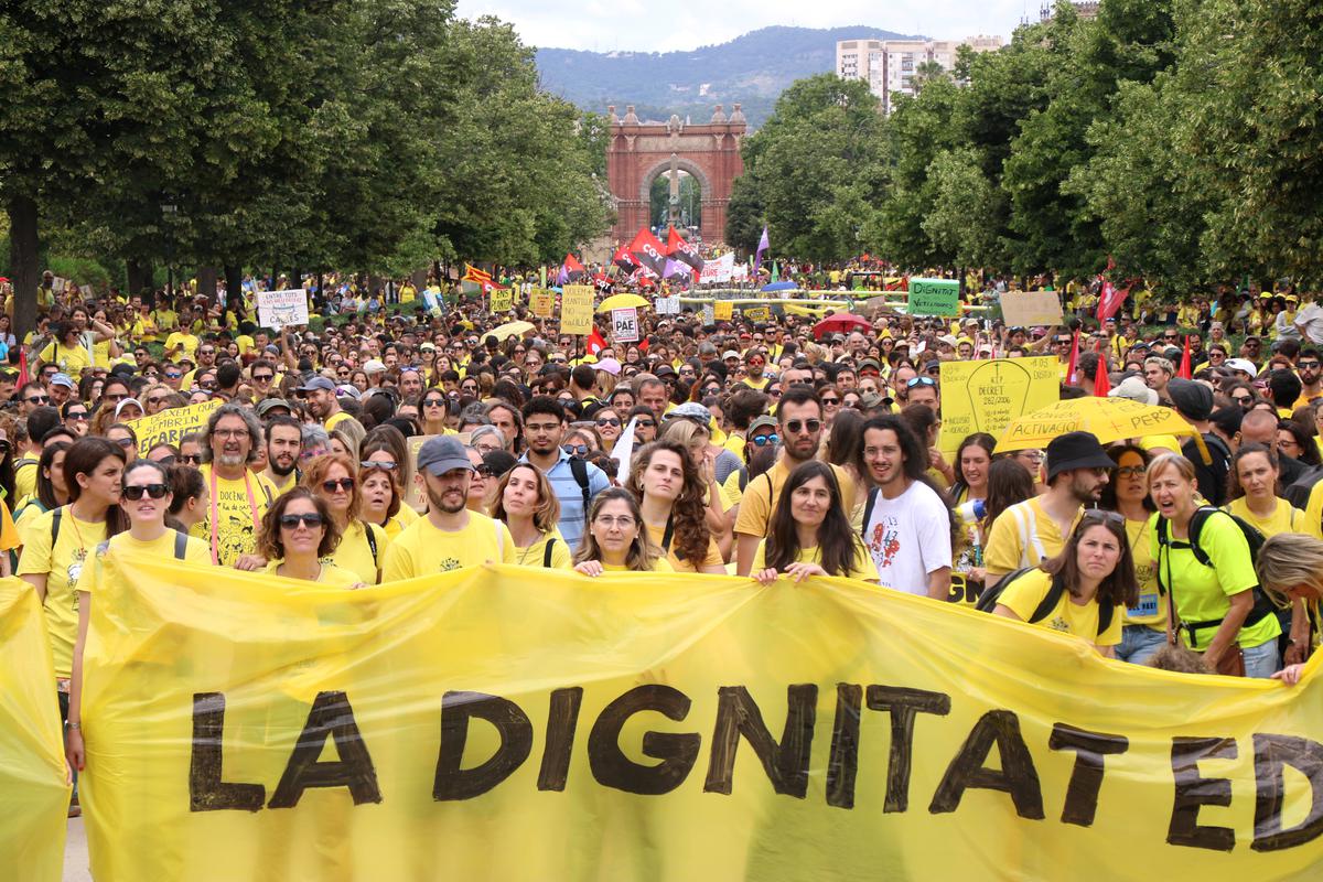 DOCENTS A  ARC DE TRIOMF.jpg