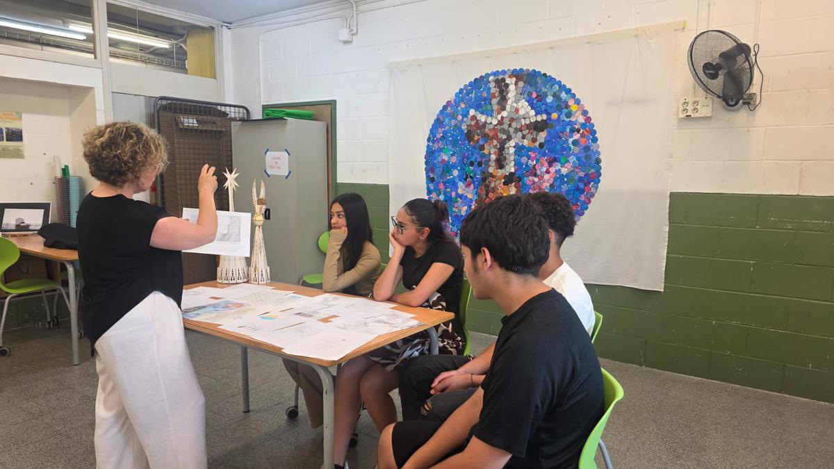 INSTITUT ESCOLA RAFAEL ALBERTI FUND SAGRADA FAMÍLIA nens.jpg
