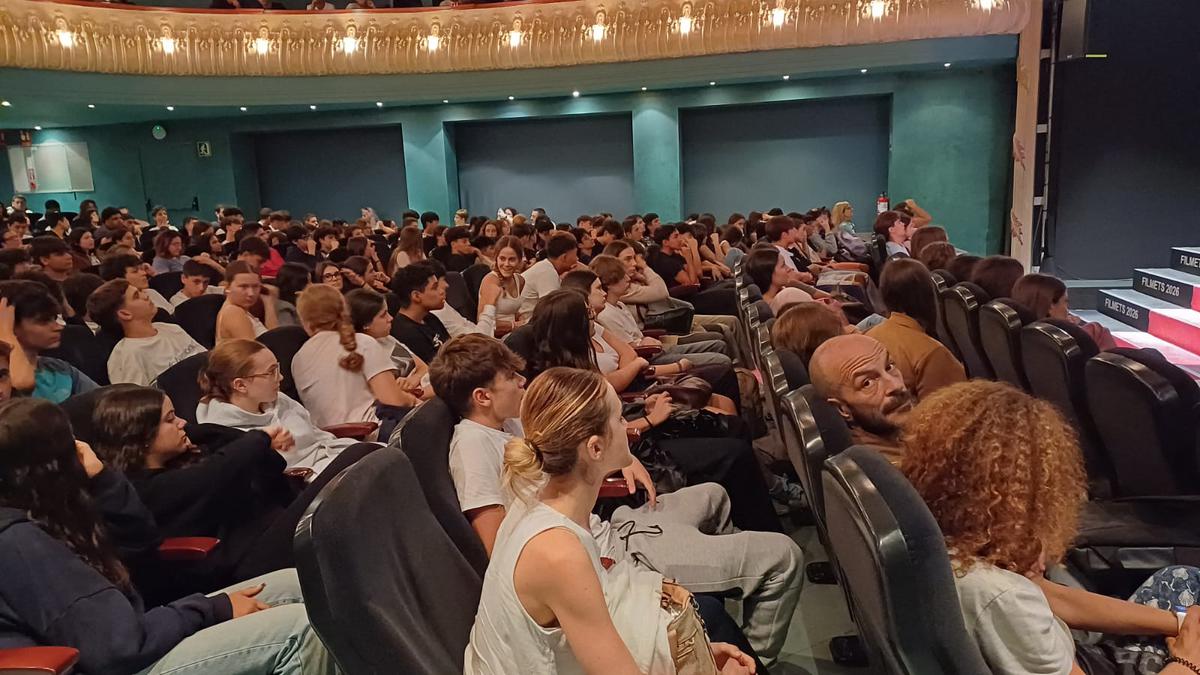 filmets-ofereix-sessio-tancada-centenars-alumnes-badalona